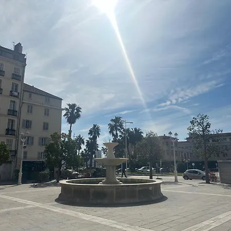 Appartement-toulon-port Apartment